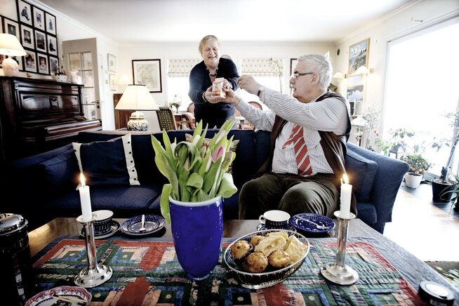 <p>SPOUSE: VG besøexquisite couple at home in Fredrikstad in 2010, when Georg of the Apes would gå of that direktør in the Inspectorate. His wife Ingrid Willoch served cake and coffee.</p>