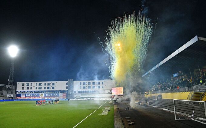 Glimt fansen Feirer Nytt Stadion I Bodø