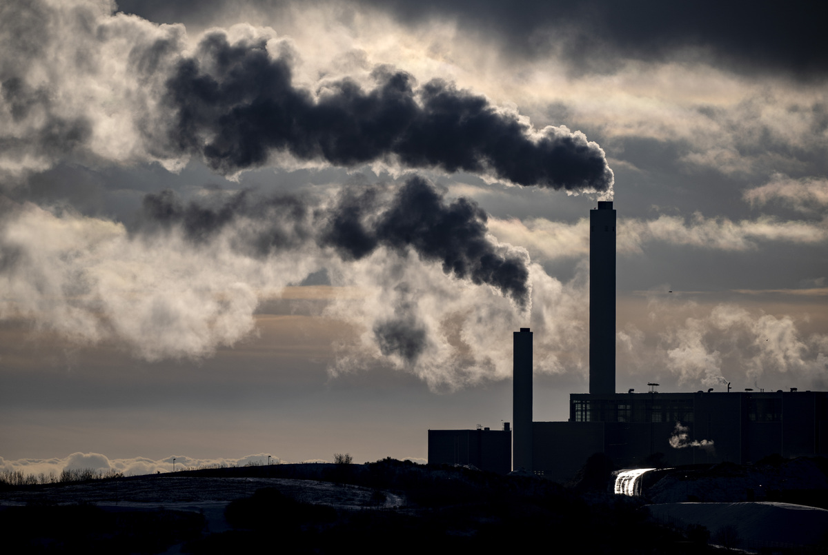 Genrebild: Dagens upptag av kol-,olja- och gas kommer inte att möta Parisavtalet.
