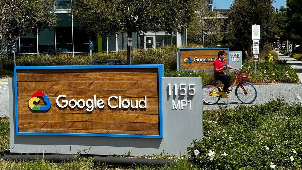 Google har sagt opp mer enn 50 ansatte etter protester mot selskapets avtale med den israelske regjeringen, ifølge aksjonsgruppa «No Tech For Apartheid», som står bak demonstrasjonen. Foto: Terry Chea / AP / NTB
