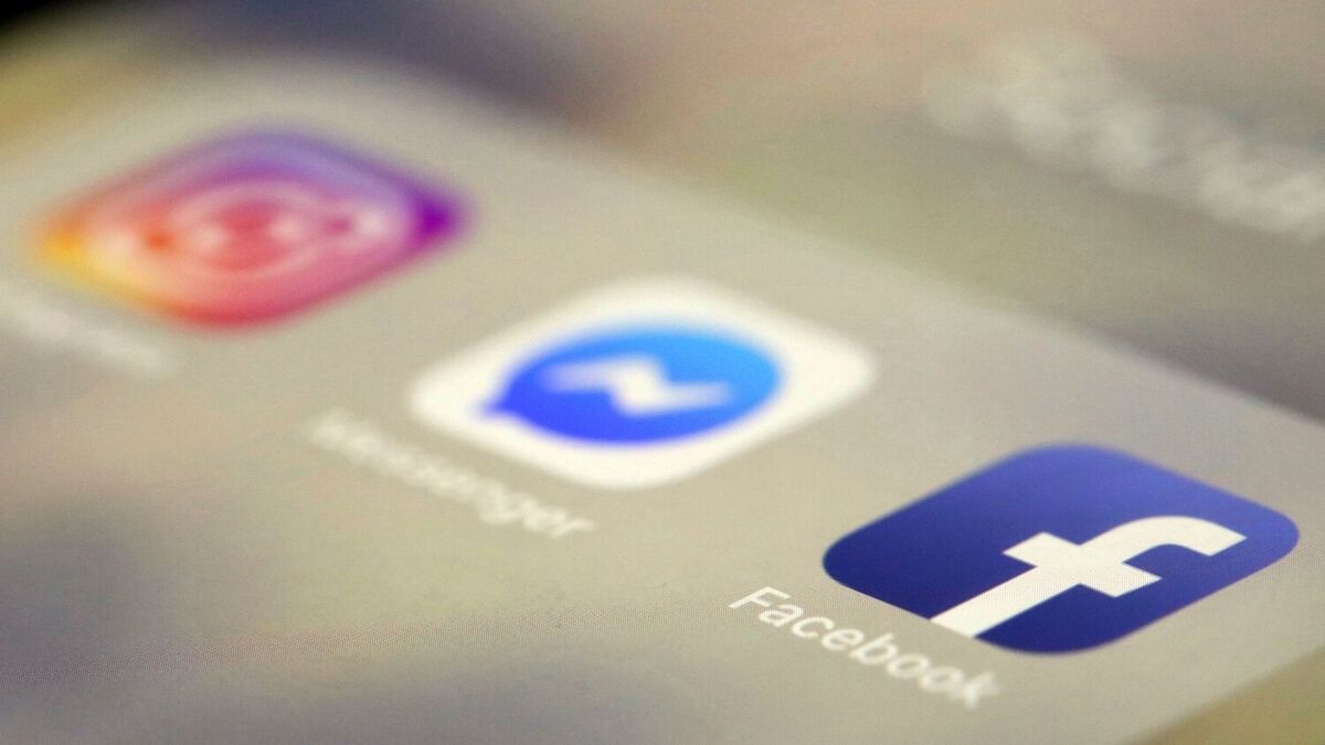 Facebook-eier Meta bør ikke tvinge sine brukere til å betale for datasikkerhet, mener EUs personvernråd. Foto: Jenny Kane / AP / NTB