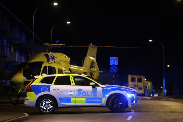 Polisinsatsen i Rågsved under natten mot torsdag. 
