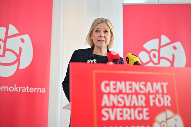 Socialdemokraternas partiledare Magdalena Andersson håller pressträff.