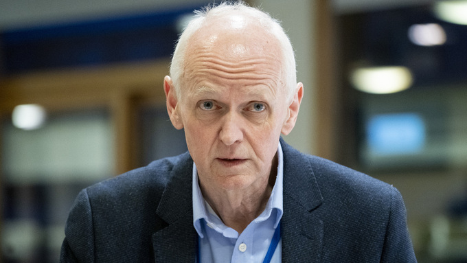 Områdedirektør i FHI Geir Bukholm under en pressebrief med Helsedirektoratet og Folkehelseinstituttet om koronavirus-situasjonen i Norge søndag kveld.
