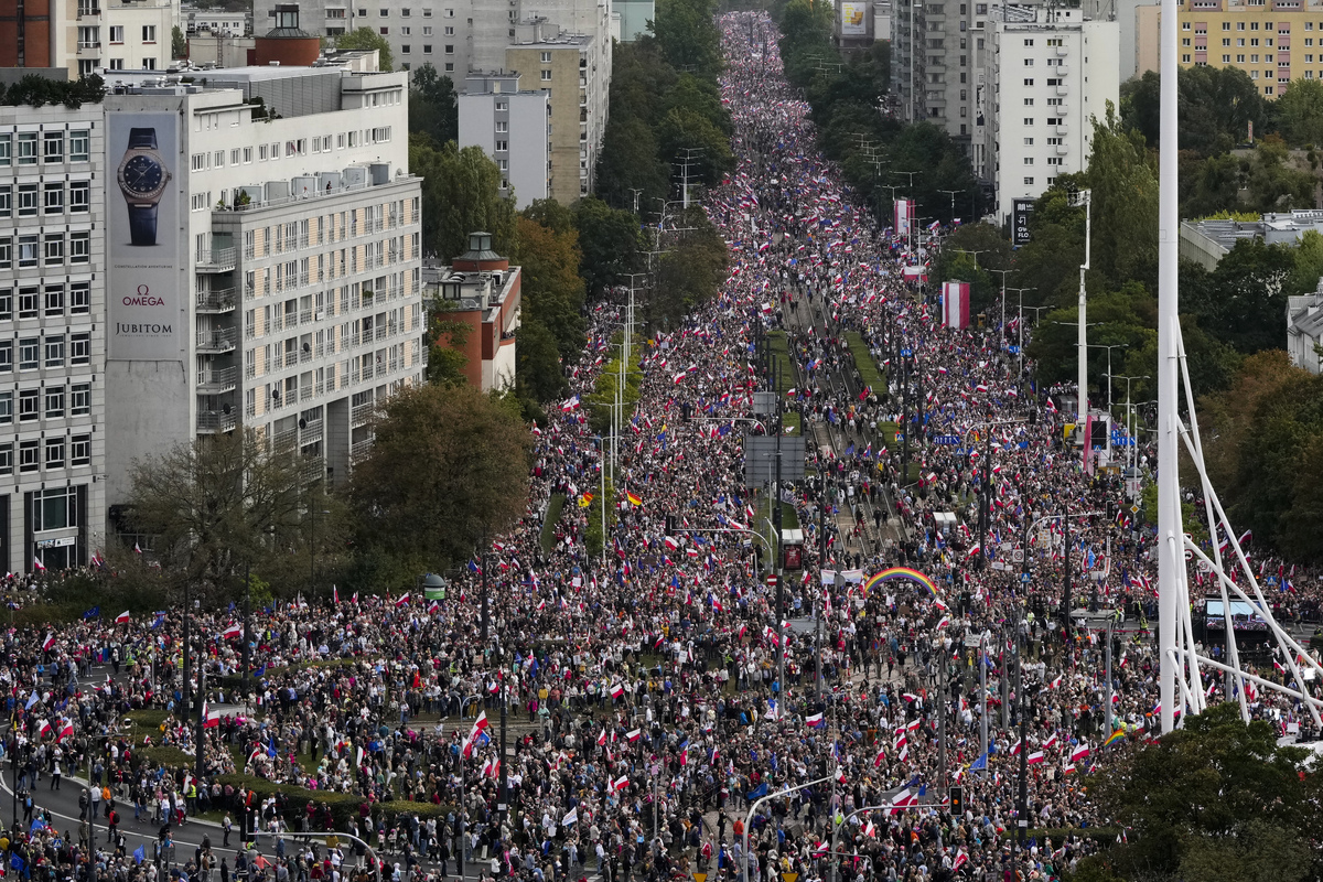 Historiskt stor protest i Warszawa