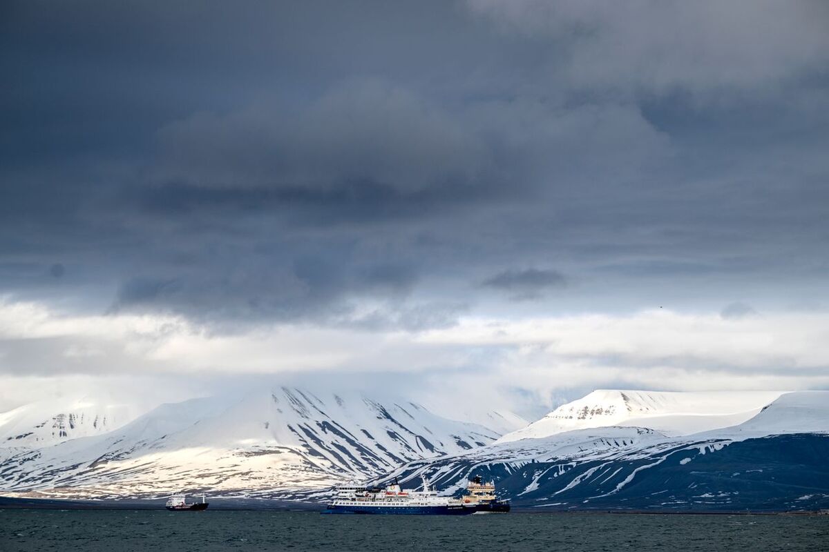 Metangas bubblar upp i 122 av 123 undersökta källor på Svalbard.