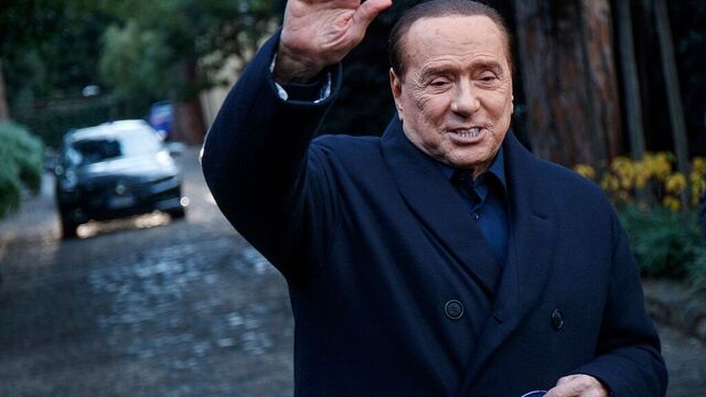 Tidligere statsminister i Italia Silvio Berlusconi ønsker å bli president. Nå får han støtte fra flere partier. 
Foto: Roberto Monaldo / LaPresse via AP / NTB