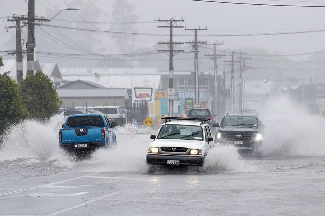Översvämningar i staden Whangarei på Nya Zeeland. 