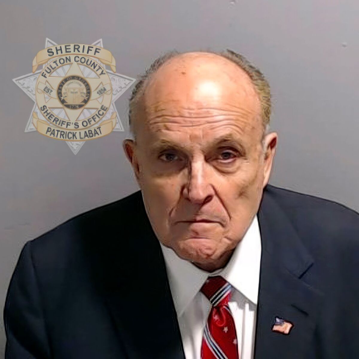 Rudy Giuliani er nå tiltalt i både Arizona og Georgia. Dette bildet ble tatt da han ble tiltalt i Georgia.