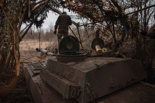 En ukrainsk soldat i länet Donetsk. Bild från 16 februari.
