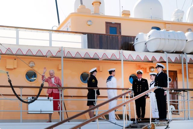 Drottning Margrethe under en båttur till Bornholm.