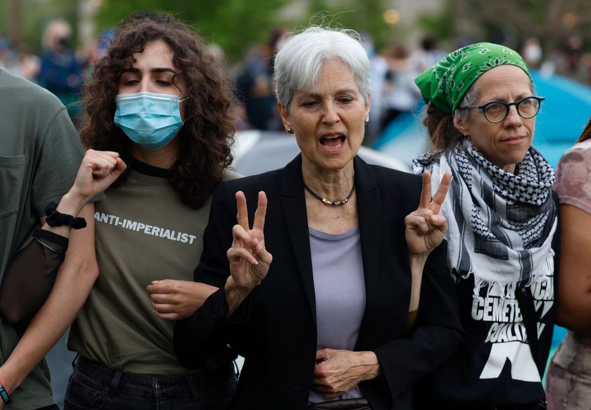 Green Party-kandidat Jill Stein var blant demonstrantene på universitetet Washington i St. Louis lørdag. 
