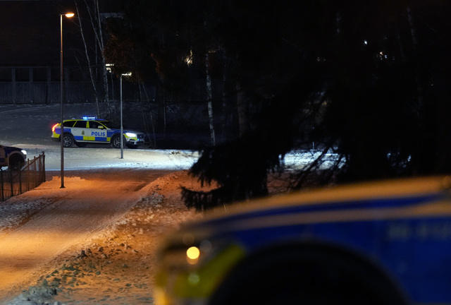 Polis på plats i Tyresö.