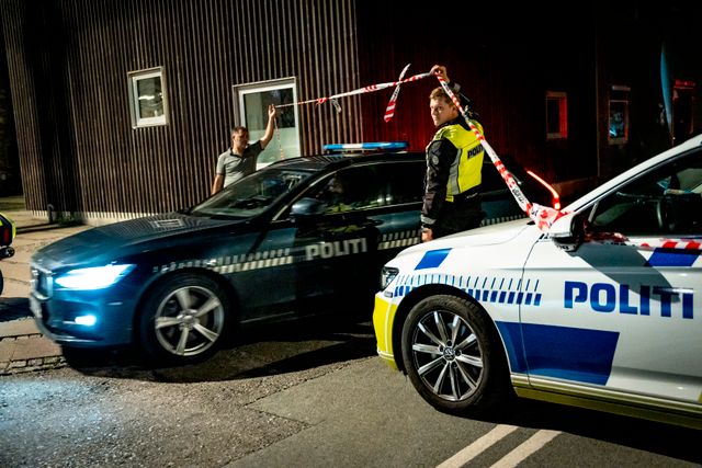 Polis vid avspärrningarna i samband med skjutningen i Christiania.