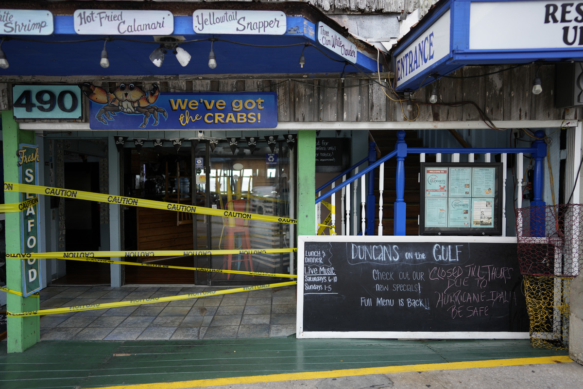 En restaurang som stängt inför orkanens ankomst.