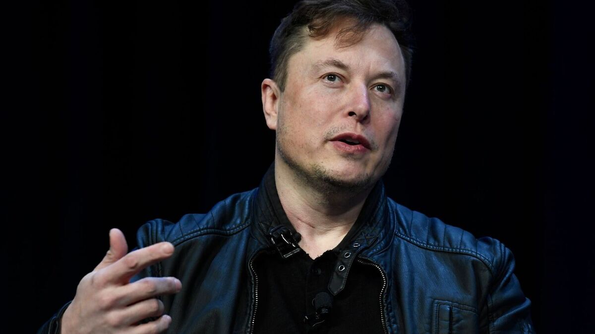 Tesla-sjef Elon Musk er i Kina for å diskutere lansering av selvkjørende biler. Foto: AP / NTB