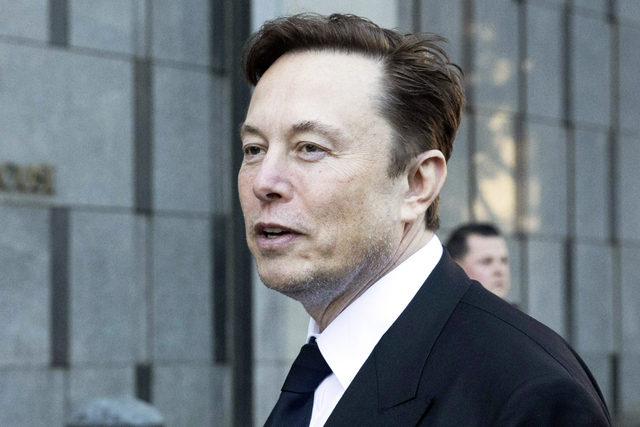 Elon Musk vill att användare ska betala månadsavgift för att de ska synas i det vanliga Twitterflödet.