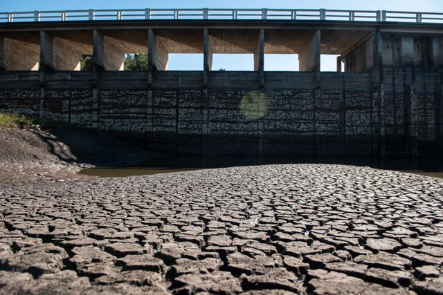 Låga vattennivåer i Canelon Grande-reservoaren, som förser Montevideo med dricksvatten.