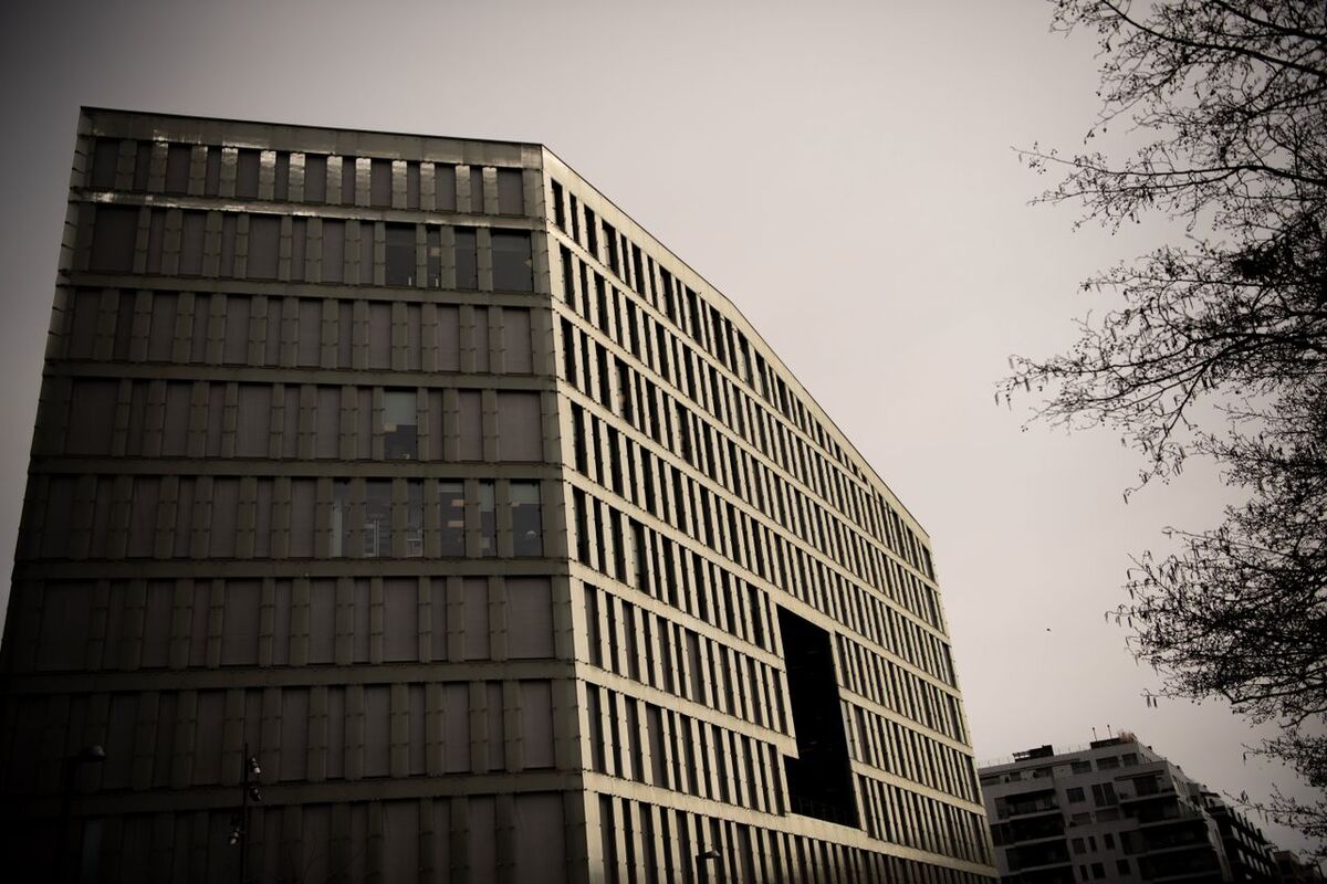 Eiendommen Diagonale i Bjørvika i Oslo består av to bygg – et næringsbygg og et med studentboliger. 