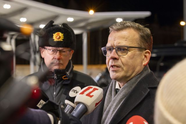 Finlands statsminister Petteri Orpo vid en av gränsövergångarna till Ryssland tidigare i veckan.
