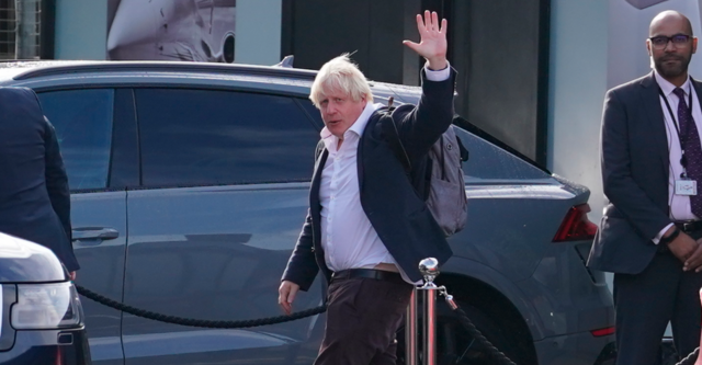 Boris Johnson avbröt en resa i Karibien och anlände till London igår, efter nyheten om Lix Truss avgång.