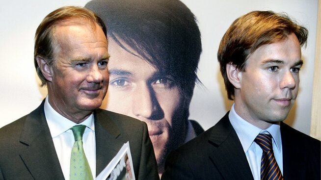 <p><b>FAR OG SØNN:</b> Eller styreleder Stefan Persson og administrerende direktør Karl-Johan Persson... 70 prosent av de stemmeberettigede aksjene kontrolleres av familien Persson, som mener deres egne er best skikket til å lede selskapet. </p>