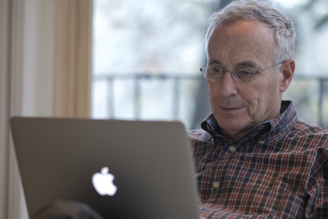 <p><b>LÅNTE PENGER:</b> – USA har en finansiell underdekning på 206.000 milliarder dollar. Dette er det virkelige målet på hvor mye vi skylder, sier Laurence Kotlikoff, økonomiprofessor ved Boston University, til E24.</p>