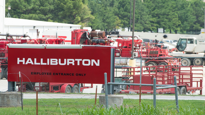 <p><b>HARDT RAMMET:</b> Morten Hansen Jondahl er blant flere tusen som ble offer for ansattskrell i oljekrise-rammede Halliburton. For få dager siden varslet selskapet at nye 6.000 må gå. Bildet er fra Texas i USA og viser utstyr som ikke er i bruk.</p>