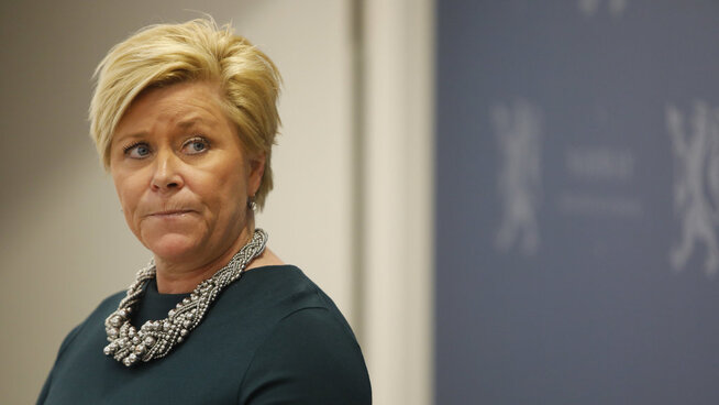 <p>OMFATTENDE: Da Norges Bank ba om å få selge seg ut av olje- og gass svarte finansminister Siv Jensen at problemstillingen er omfattende og har mange sider.</p>