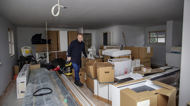 <p><b>SNART TRE ÅR:</b> Ivan Føre Svegaarden og familien kjøpte eneboligen vinteren 2006, for snart tre år siden. De har aldri kunnet bo der.</p>