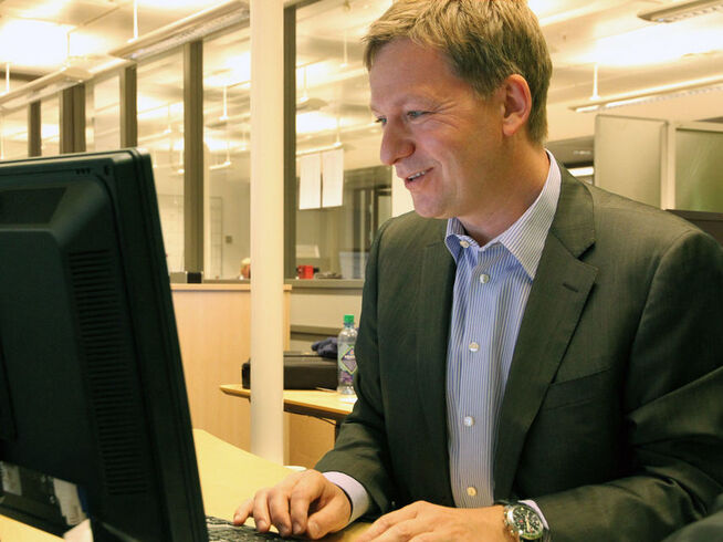 <p><b>IKKE BEKYMRET:</b> Analysesjef for kreditt Pål Ringholm i Swedbank mener det er lurt av bankene å prise inn risiko.</p>