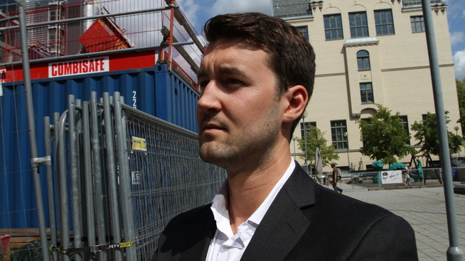 <p><b>SPÅR ACTION:</b> Rente- og valutastrateg Joachim Bernhardsen i Nordea Markets tror ikke på en begivenhetsløs rentebeslutning torsdag.</p>