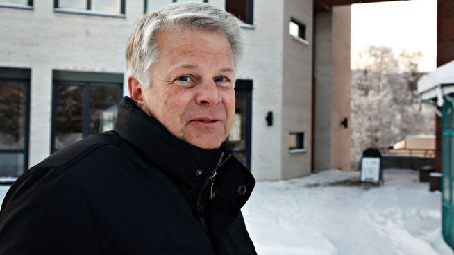 <p><b>SKYLDER PÅ NETTET:</b> Styreleder i Tirag Tore Thorstensen tror nettsalg vil stoppe butikkveksten i markedet for kjøkkenutstyr i årene fremover.</p>