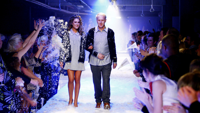 <p>NORSKE HELTER: Her er tidligere skiløper Oddvar Brå og Tone Damli Aaberge sammen på catwalken under visningen til Moods of Norway under Oslo Fashion Week i 2008.</p>