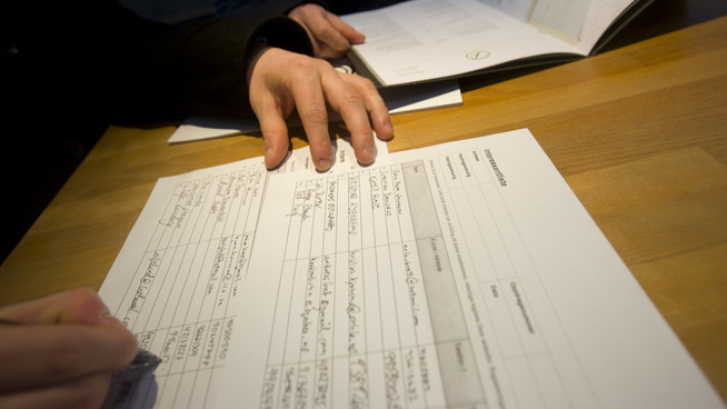 <p><b>MANGE PÅ INTERESSELISTEN?</b> Da kan du vurdere en av bud-strategiene som er egnet for å tynne ut feltet. Illustrasjonsfoto.</p>