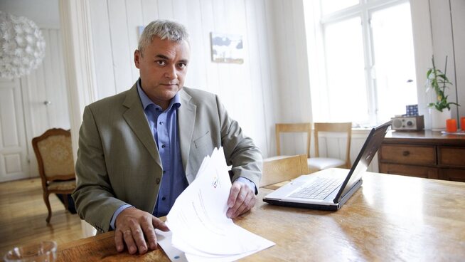 <p><b>– BURDE BLITT PÅLAGT:</b> Men et privat gjeldsregister er bedre enn å ikke ha noe, sier fagdirektør Jorge Jensen i Forbrukerrådet, som imøteser regjeringens varslede lovforslag denne våren.</p>