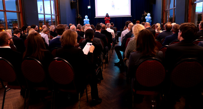 <p>NYTT NAVN: Regiondirektør Nina Solli åpnet årskonferansen til NHO Viken Oslo på Stratos tirsdag.</p>