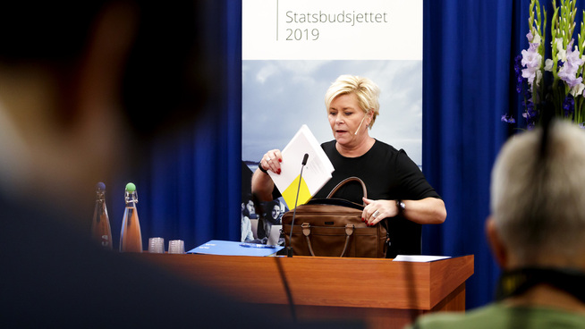 <p><b>DRO FREM BUDSJETTET:</b> Finansminister Siv Jensen møtte pressen etter fremleggelsen av neste års statsbudsjett.</p>