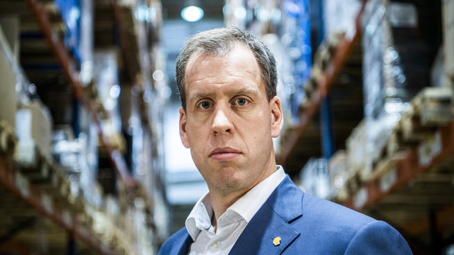 <p><b>NY SJEF:</b> Lars Olav Olaussen er ny sjef i Komplett, og en av hans større beslutninger har vært å legge ned prestisjeprosjektet som har vært markedsplassen på Komplett.no.</p>
