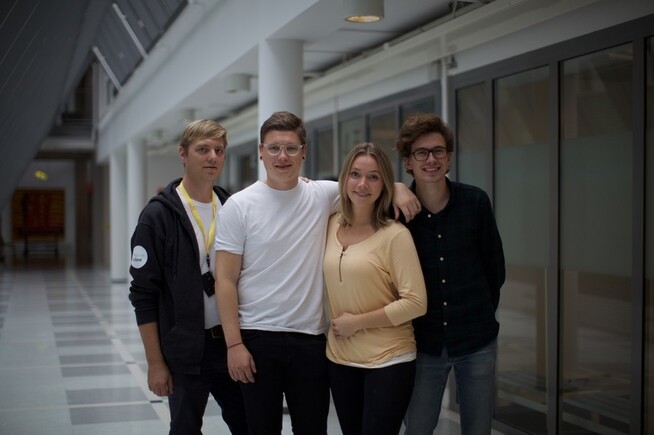 <p><b>ROBOTSELSKAP I OSLO:</b> No Isolation lager roboter som skal hjelpe ensomme og syke barn. Fra venstre: Marius Waage Aabel, Marius Andreassen, Karen Dolva og Matias Meisingset Doyle.</p>