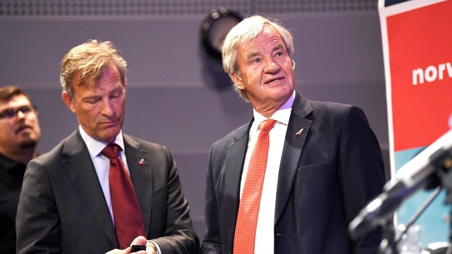 <p>GÅR AV: Bjørn Kjos skal fortsatt ha en sentral rolle i selskapet. Her ved presentasjon av kvartalsrapporten onsdag.</p>
