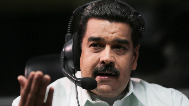 <p><b>MISTER OPPSLUTNING:</b> Venezuelas president Nicolas Maduro snakker under sin ukentlige sending "I kontakt med Maduro". Presidenten taper i popularitet blant befolkningen, også blant kjernevelgere.</p>