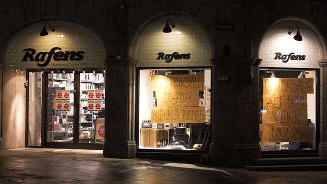 <p><b>NORGES ELDSTE</b>: Rafens-kjeden emd 11-butikker har i ulike former drevet sammenhengende siden 1827, og skrøt av å være landets eldste butikk. I januar ble kjeden, eid av Tirag, slått konkurs.</p>