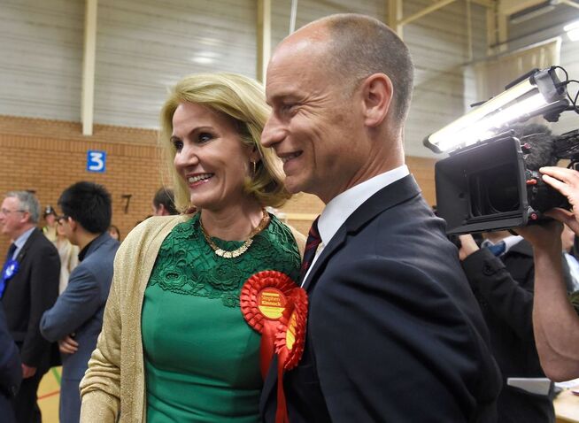 MAKTPAR: Stephen Kinnock (48) er gift og har to barn med Danmarks første kvinnelige statsminister, Helle Thorning-Smith (51).