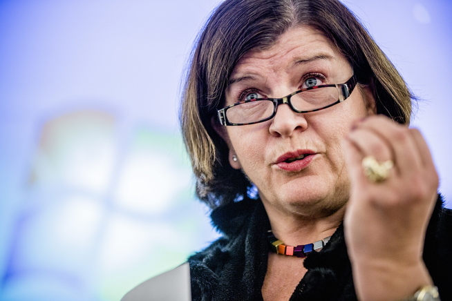 <p><b>TIL SAK:</b> Direktør i Forbrukerrådet, Randi Flesland, varsler sak mot DNB.</p>