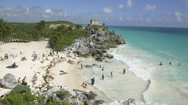 <p><b>MYE FOR PENGENE:</b> I Mexico gir dollaren mest utbytte, spesielt innen overnatting og shopping. Bildet er fra en strand i nærheten av Tulum.</p>
