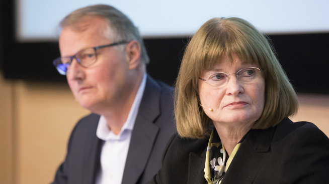 <p><b>VIL TA LÆRDOM:</b> Styreleder Anne Carine Tanum i DNB, her avbildet under DNBs generalforsamling med konsernsjef Rune Bjerke i bakgrunnen.</p>