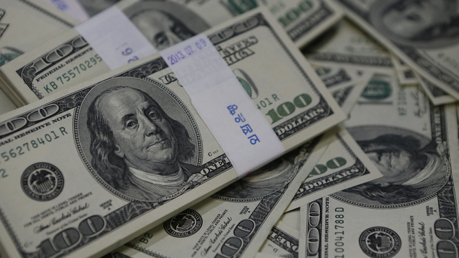 <p><b>MANGELVARE:</b> Hvis det blir mangel på dollar, kan det true finansieringen av europeiske banker.</p>