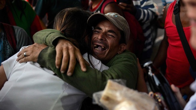 <p><b>GLEDE I KRISEN:</b> Selv om krisen i Venezuela på ingen måte er løst har det vært glede å spore i gatene i dagene før jul. En rekke organisasjoner har bidratt for hjemløse og andre som trenger hjelp.</p>