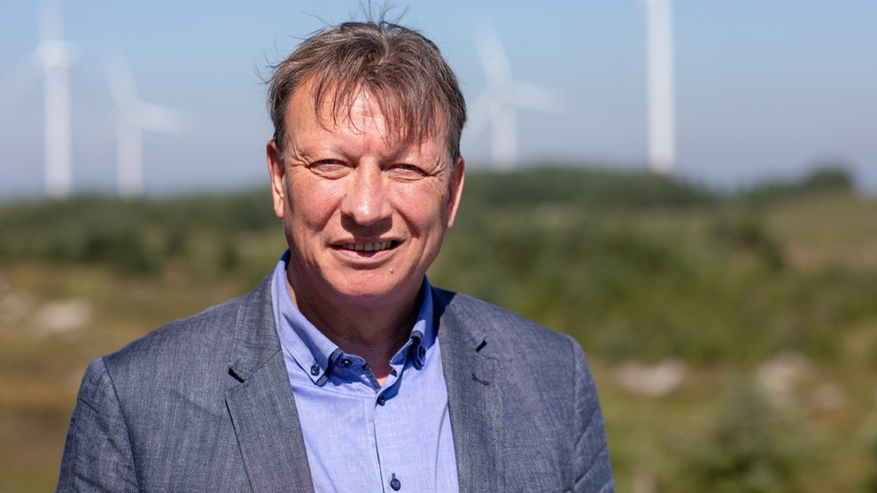  <p><b>KRAFTHANDEL:</b> Tor-Ove Horstad, som har ledet kraftforhandlingene til Hydro de siste årene, kjøper mer vindkraft fra Sverige.</p> 